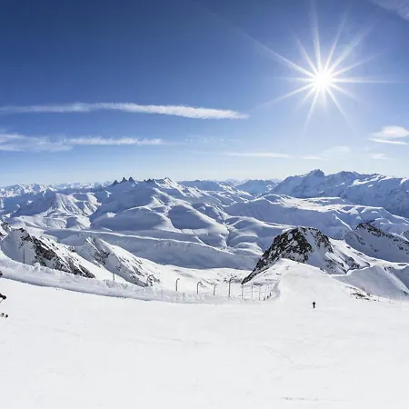 Apartment Superbe Duplex Face Aux Pistes, Sud, 8 Pers, 3 Ch, Balcon, Parking, Proche Commerces - Fr-1-445-198 Montgenevre